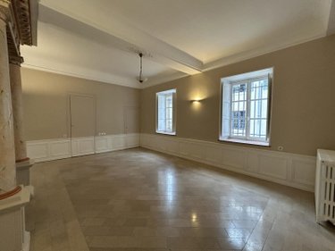 Location fonds et murs commerciaux Beaune 21200 Côte-d'Or 125 m2  1750 euros