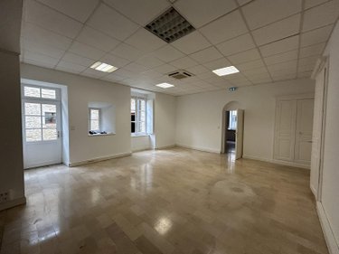 Location fonds et murs commerciaux Beaune 21200 Côte-d'Or 125 m2  1750 euros