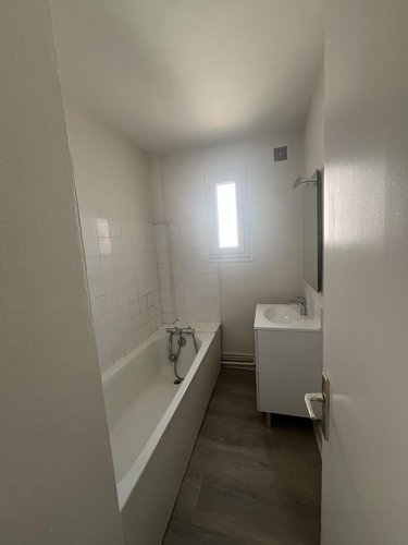 Location appartement Ambérieu-en-Bugey 01500 Ain 69 m2 3 pièces 750 euros