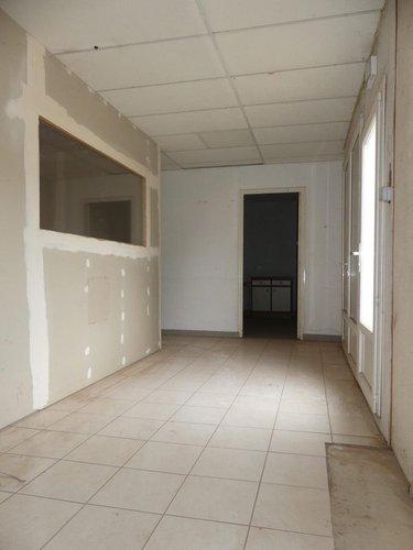 Fonds et murs commerciaux a vendre Sainte-Marie 35600 Ille-et-Vilaine 275 m2  288475 euros