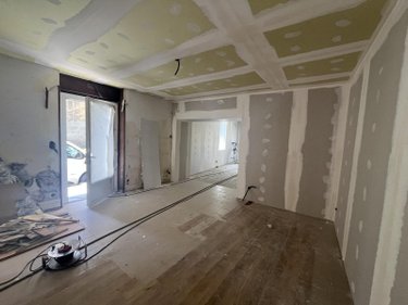 Location fonds et murs commerciaux Saint-Jean-le-Vieux 01640 Ain 70 m2  650 euros