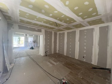 Location fonds et murs commerciaux Saint-Jean-le-Vieux 01640 Ain 70 m2  650 euros