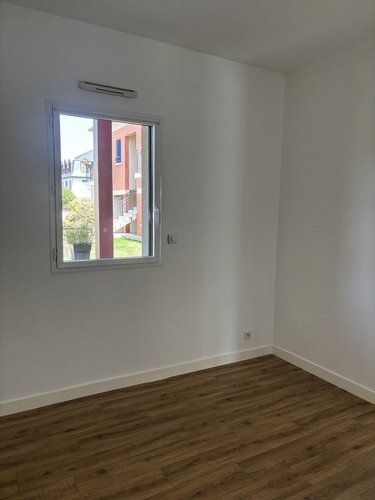 Location appartement Châteaugiron 35410 Ille-et-Vilaine 63 m2 3 pièces 750 euros