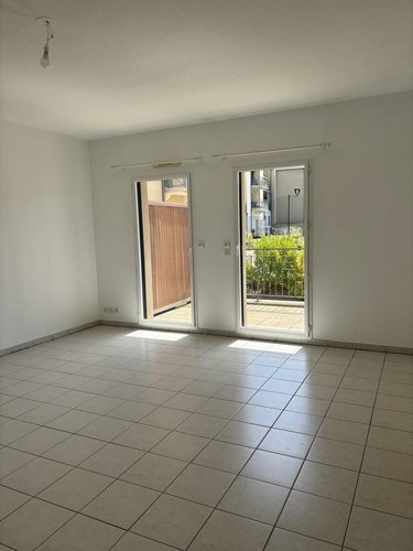 Location appartement Châteaugiron 35410 Ille-et-Vilaine 63 m2 3 pièces 750 euros