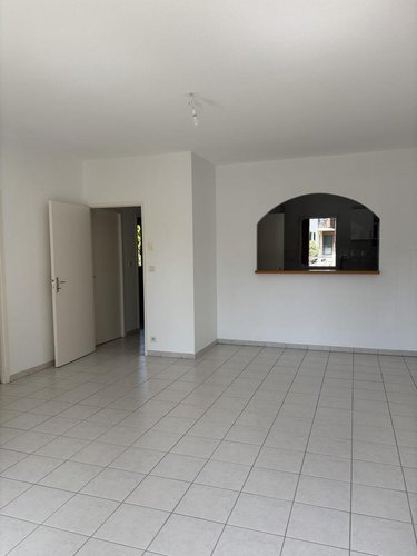 Location appartement Châteaugiron 35410 Ille-et-Vilaine 63 m2 3 pièces 750 euros