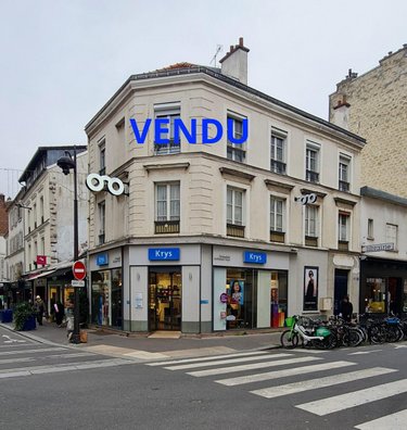 Immeuble a vendre Paris 75000 Paris 61 m2  582400 euros