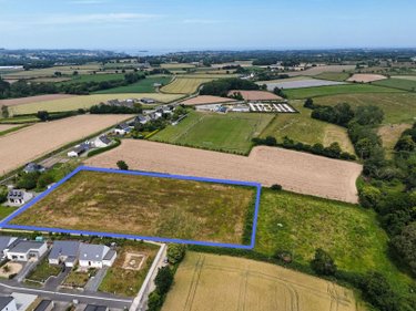 Terrain a batir a vendre Trédarzec 22220 Côtes-d'Armor  33997 euros