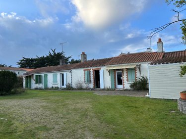 Immeuble a vendre Saint-Jean-de-Monts 85160 Vendée 196 m2  301700 euros