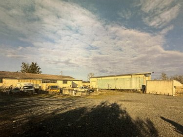 Fonds et murs commerciaux a vendre Saint-Rémy-en-Rollat 03110 Allier 556 m2  470000 euros