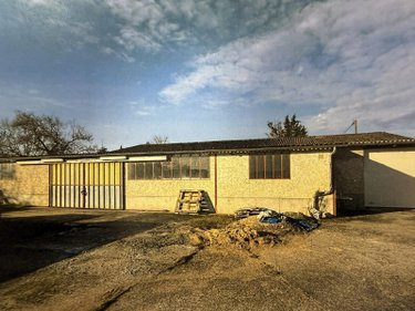 Fonds et murs commerciaux a vendre Saint-Rémy-en-Rollat 03110 Allier 556 m2  470000 euros