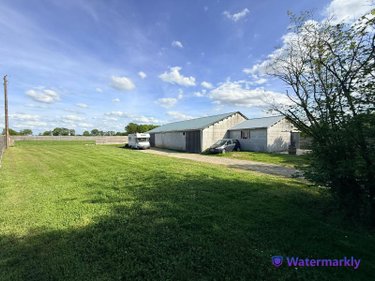 Bien agricole a vendre Bierné-les-Villages 53290 Mayenne  85000 euros