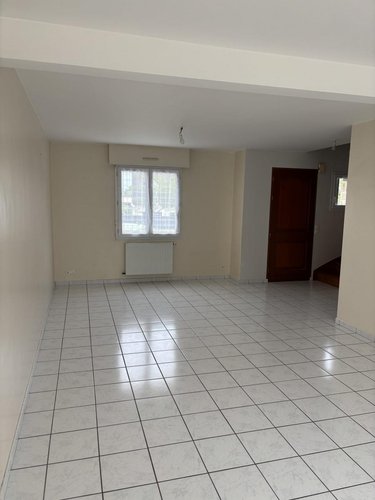 Location maison Châteaugiron 35410 Ille-et-Vilaine 107 m2 6 pièces 1200 euros