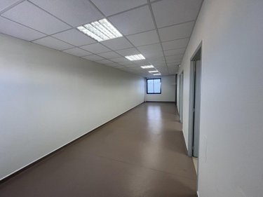 Location fonds et murs commerciaux Ambérieu-en-Bugey 01500 Ain 130 m2  2000 euros