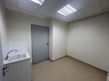Location fonds et murs commerciaux Ambérieu-en-Bugey 01500 Ain 130 m2  2000 euros