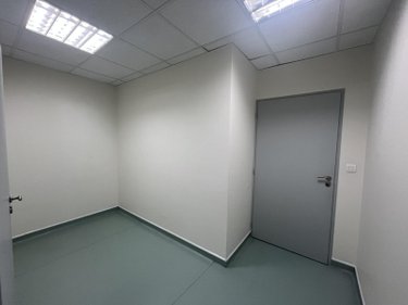 Location fonds et murs commerciaux Ambérieu-en-Bugey 01500 Ain 130 m2  2000 euros