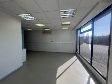 Location fonds et murs commerciaux Ambérieu-en-Bugey 01500 Ain 130 m2  2000 euros