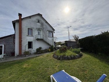 Maison a vendre Lanobre 15270 Cantal 174 m2 9 pièces 153700 euros