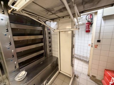 Fonds et murs commerciaux a vendre Paris 18e arrondissement 75018 Paris 107 m2  940000 euros