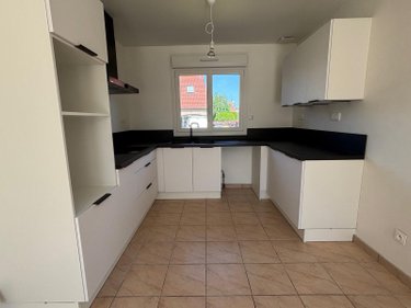 Location maison Lesquin 59810 Nord 180 m2 4 pièces 1600 euros