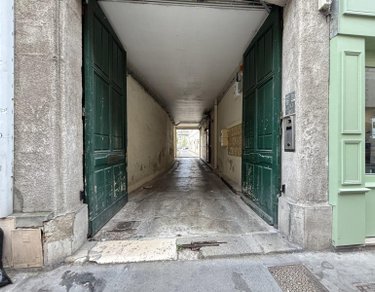 Garage et parking a vendre Poitiers 86000 Vienne  126000 euros