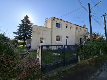 Maison a vendre Saintes 17100 Charente-Maritime 75 m2 4 pièces 199348 euros