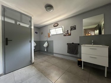 Fonds et murs commerciaux a vendre Bourghelles 59830 Nord 162 m2  549000 euros