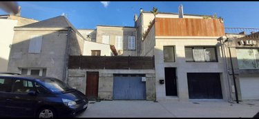Immeuble a vendre Saintes 17100 Charente-Maritime 85 m2  236070 euros