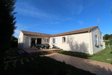 Maison a vendre Bussac-sur-Charente 17100 Charente-Maritime 126 m2 5 pièces 278038 euros