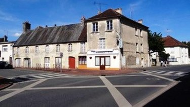 Immeuble a vendre Falaise 14700 Calvados 320 m2  137450 euros