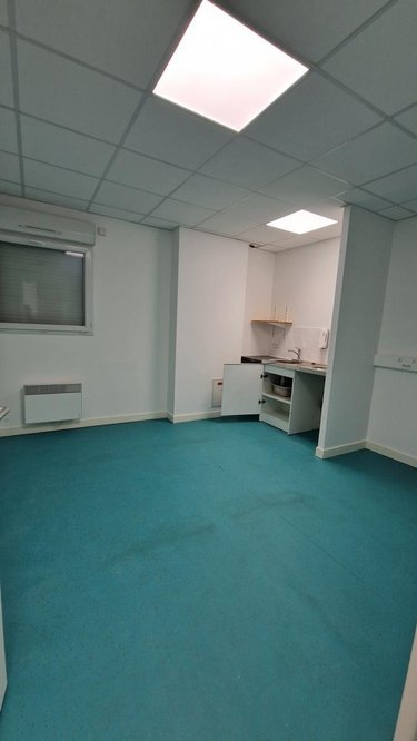 Fonds et murs commerciaux a vendre Morlaix 29600 Finistère 188 m2  292200 euros