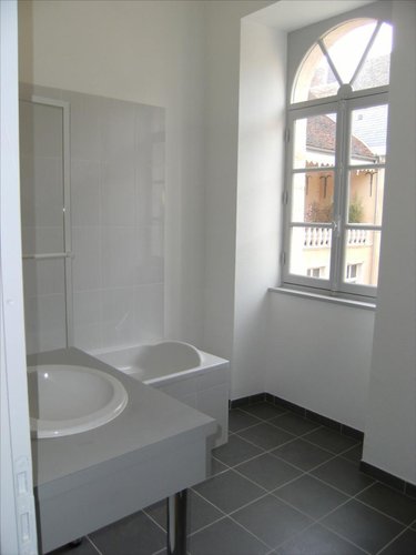 Location appartement Dole 39100 Jura 57 m2 2 pièces 650 euros
