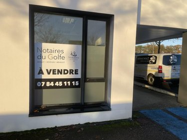 Fonds et murs commerciaux a vendre Vannes 56000 Morbihan 124 m2  330750 euros