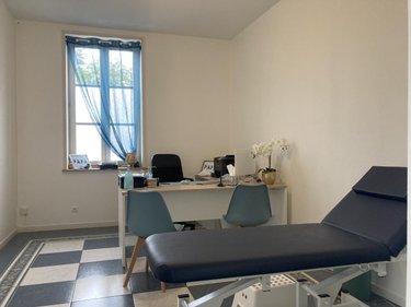 Location fonds et murs commerciaux Abbeville 80100 Somme 50 m2  715 euros