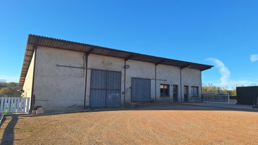 Garage et parking a vendre Bâgé Dommartin 01380 Ain 300 m2  90000 euros