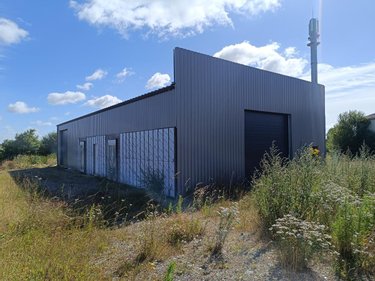 Fonds et murs commerciaux a vendre Loiré 49440 Maine-et-Loire 280 m2  126500 euros