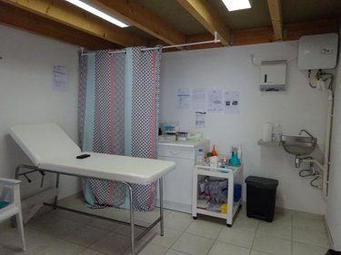 Fonds et murs commerciaux a vendre Plougasnou 29630 Finistère 35 m2  63060 euros