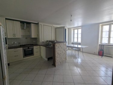 Immeuble a vendre Gourin 56110 Morbihan 189 m2  205300 euros