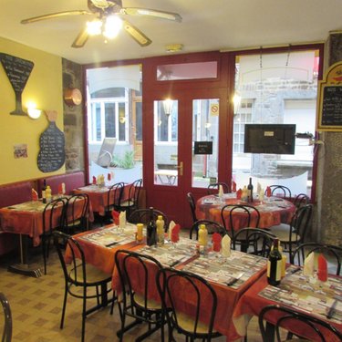 Fonds et murs commerciaux a vendre Villedieu-les-Poêles-Rouffigny 50800 Manche  106300 euros