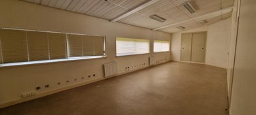 Fonds et murs commerciaux a vendre Auray 56400 Morbihan 300 m2  571240 euros