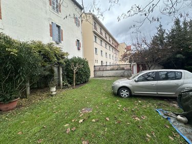 Immeuble a vendre Cahors 46000 Lot 471 m2  334000 euros