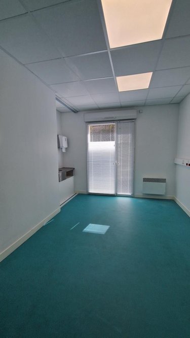 Fonds et murs commerciaux a vendre Morlaix 29600 Finistère 188 m2  292200 euros