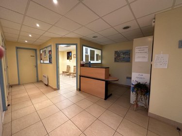 Fonds et murs commerciaux a vendre Vannes 56000 Morbihan 88 m2  288050 euros