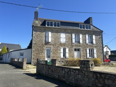 Immeuble a vendre Saint-Agathon 22200 Côtes-d'Armor 194 m2  386080 euros
