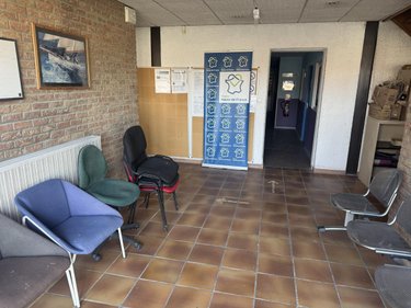 Location fonds et murs commerciaux Cambrai 59400 Nord 700 m2  4500 euros