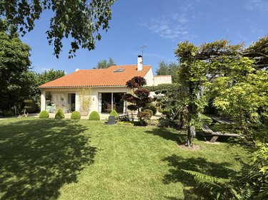 Maison a vendre La Tessoualle 49280 Maine-et-Loire 152 m2 8 pièces 374640 euros