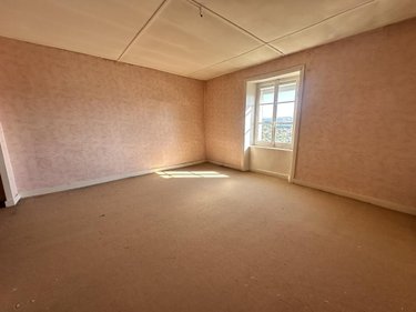 Immeuble a vendre Saint-Flour 15100 Cantal 443 m2  68900 euros