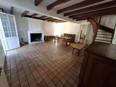 Immeuble a vendre Saintes 17100 Charente-Maritime 174 m2  262300 euros
