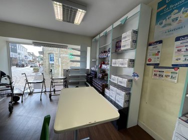 Fonds et murs commerciaux a vendre Locminé 56500 Morbihan 290 m2  230080 euros