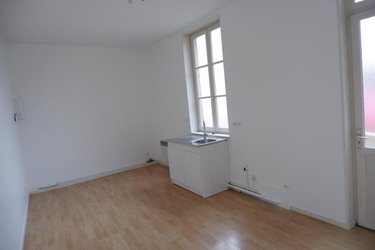 Location fonds et murs commerciaux Abbeville 80100 Somme 50 m2  715 euros