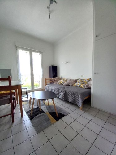 Location appartement Saint-Chély-d'Apcher 48200 Lozère 17 m2  270 euros